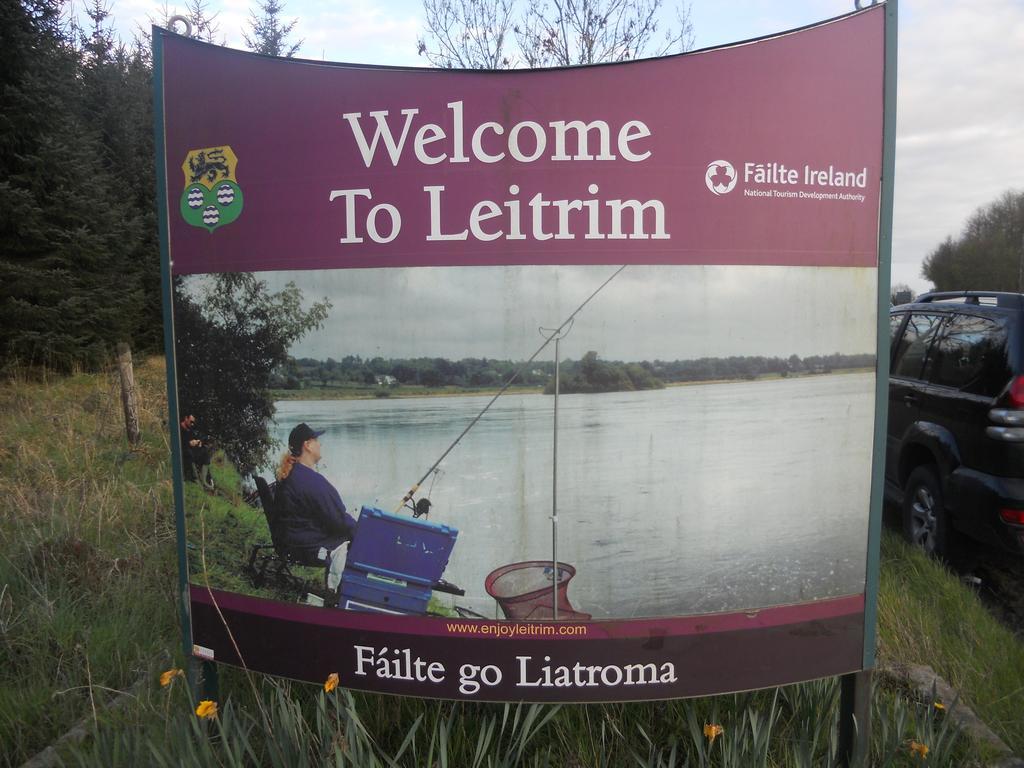 Leitrim Inn Carrick on Shannon エクステリア 写真